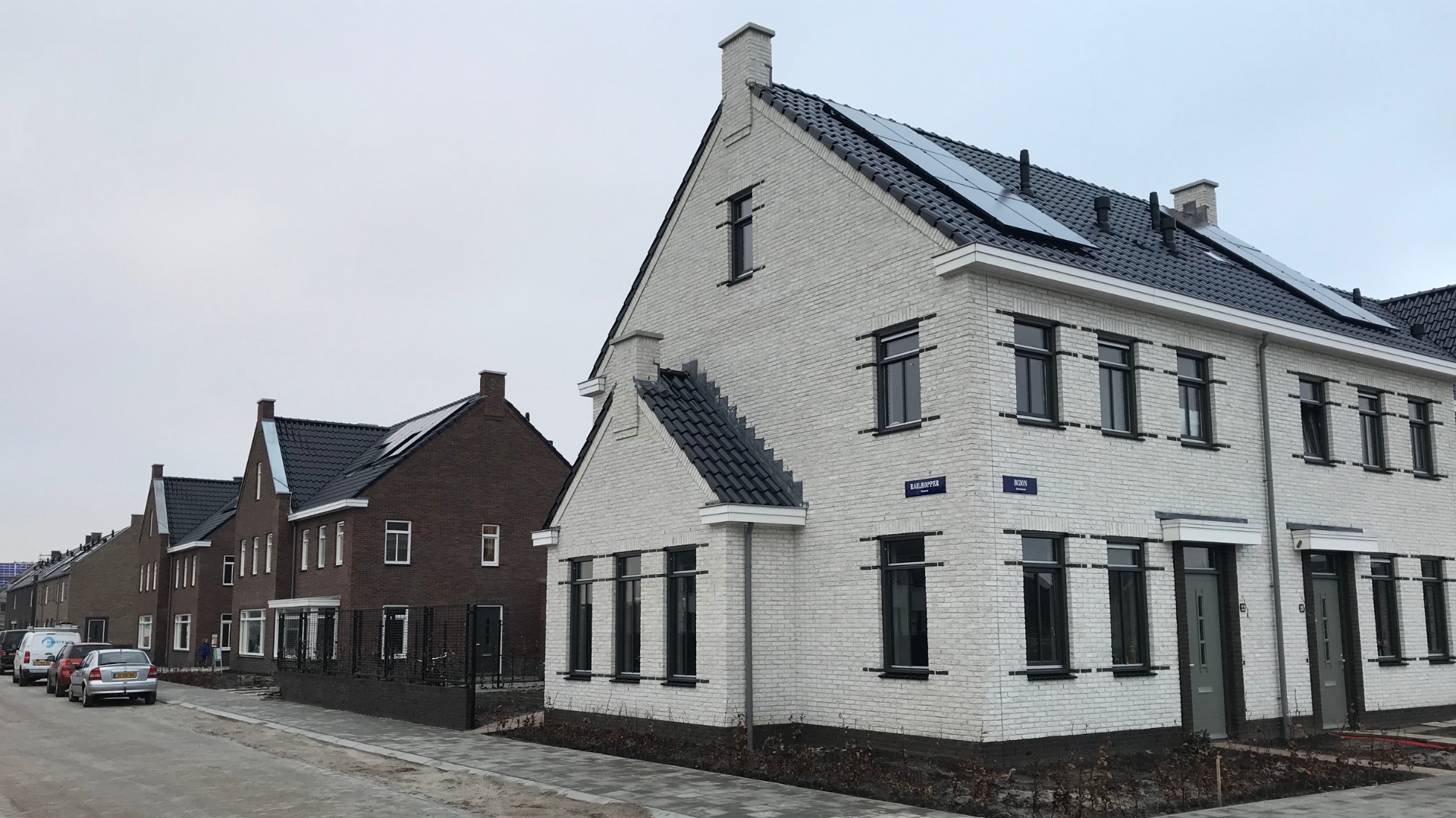 ontwerp nieuwbouwwoning stationskwartier Kampen - tuitgevels en details geïnspireerd op bouwstijl Hanzestad - ontwerp door Nonon Architectuur (Ronald Grotenhuis)