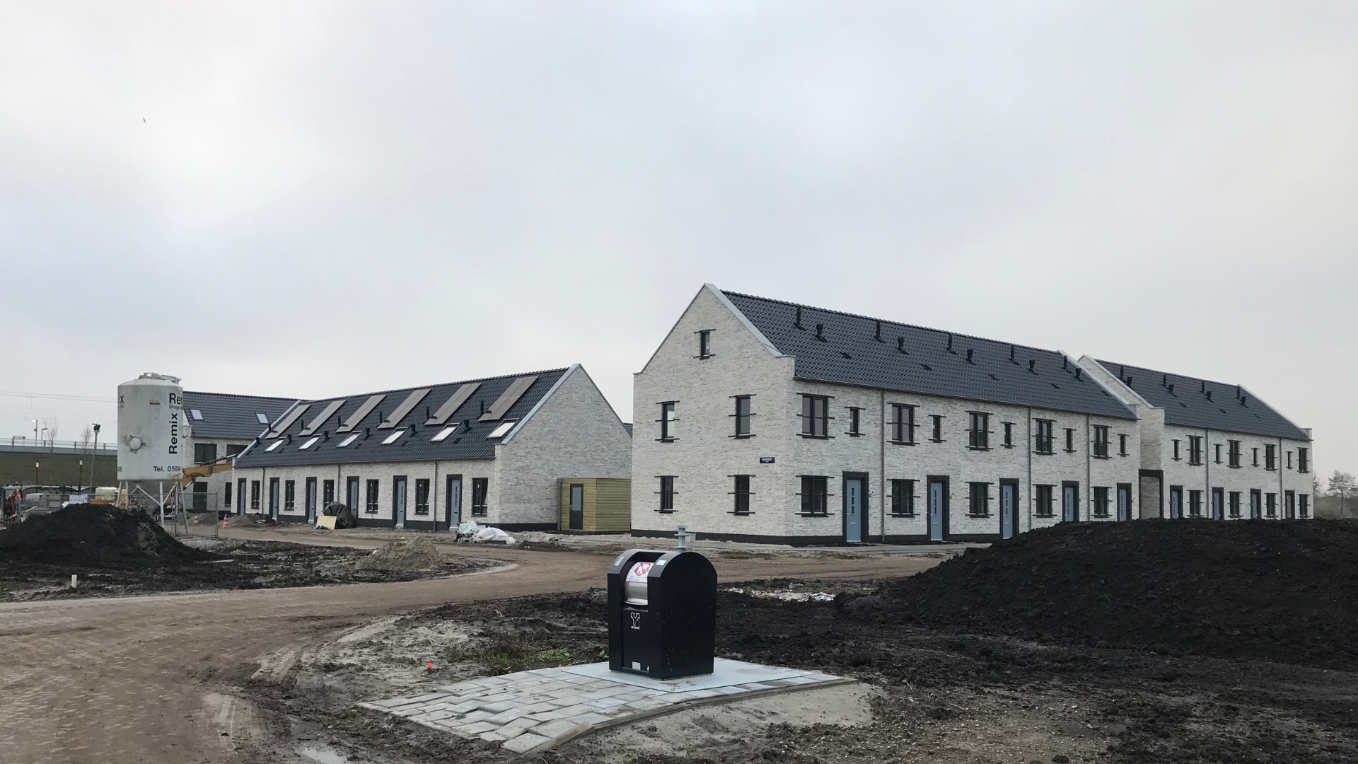 ontwerp nieuwbouwwoning stationskwartier Kampen - tuitgevels en details geïnspireerd op bouwstijl Hanzestad - ontwerp door Nonon Architectuur (Ronald Grotenhuis)