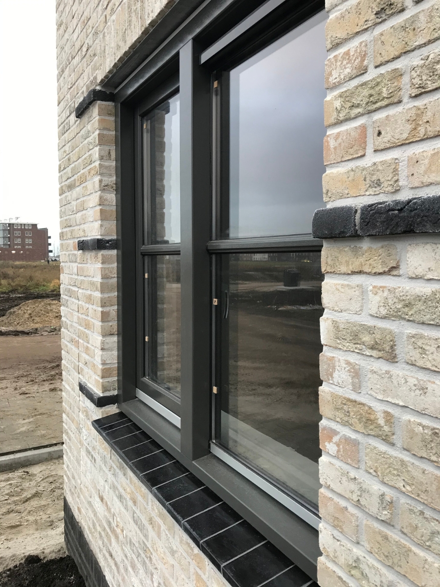 ontwerp nieuwbouwwoning stationskwartier Kampen - tuitgevels en details geïnspireerd op bouwstijl Hanzestad - ontwerp door Nonon Architectuur (Ronald Grotenhuis)