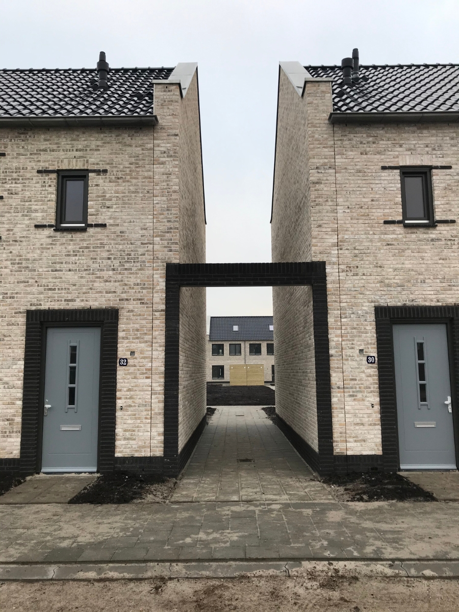 ontwerp nieuwbouwwoning stationskwartier Kampen - tuitgevels en details geïnspireerd op bouwstijl Hanzestad - ontwerp door Nonon Architectuur (Ronald Grotenhuis)