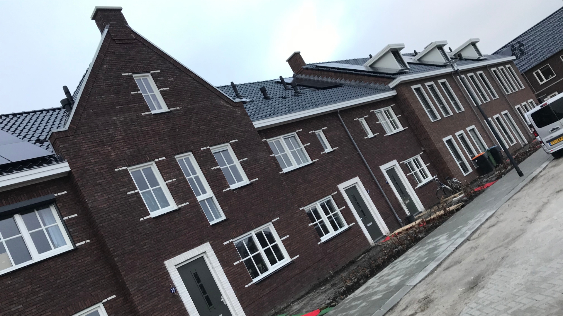 ontwerp nieuwbouwwoning stationskwartier Kampen - tuitgevels en details geïnspireerd op bouwstijl Hanzestad - ontwerp door Nonon Architectuur (Ronald Grotenhuis)