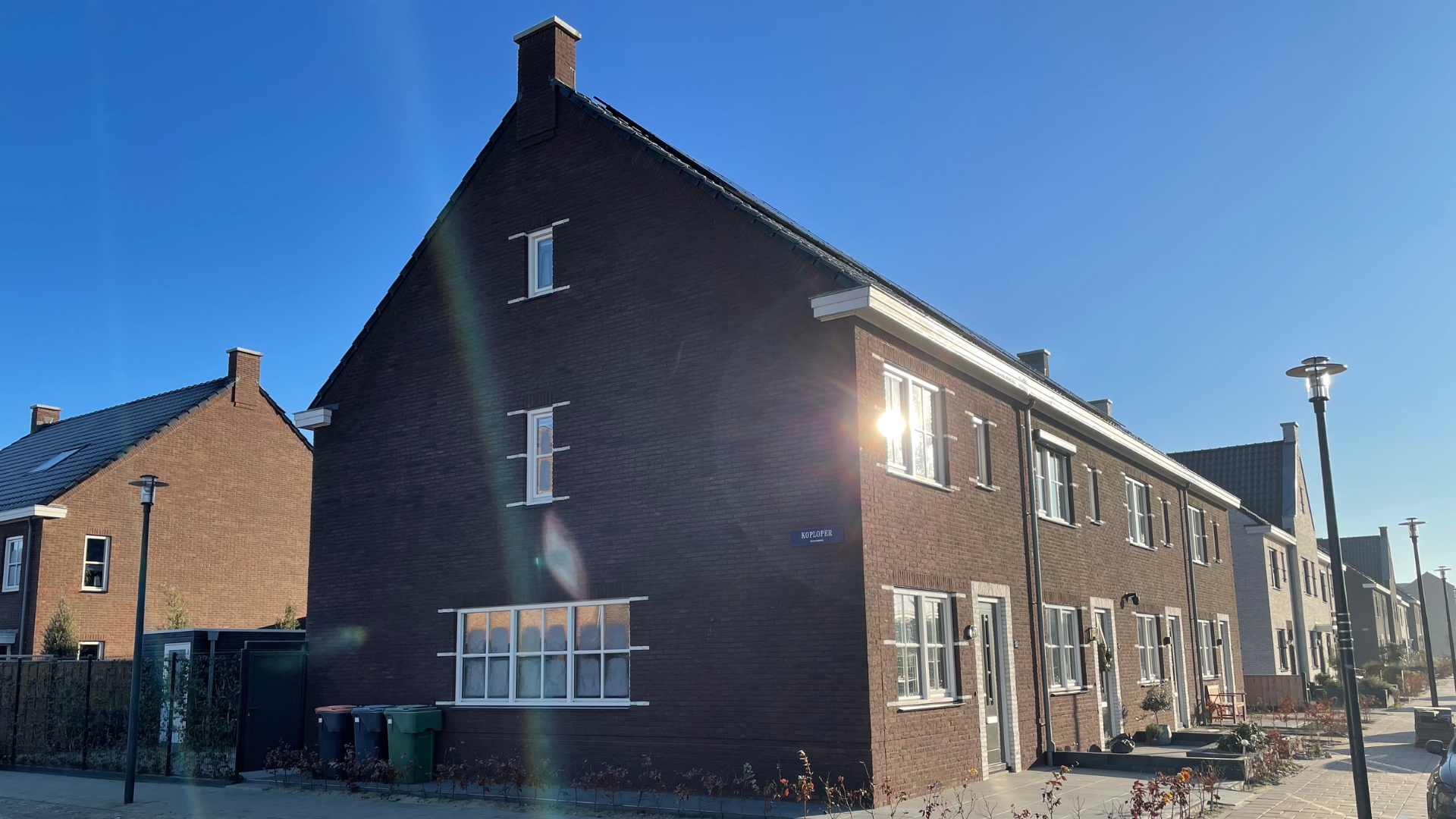 ontwerp nieuwbouwwoning stationskwartier Kampen - tuitgevels en details geïnspireerd op bouwstijl Hanzestad - ontwerp door Nonon Architectuur (Ronald Grotenhuis)